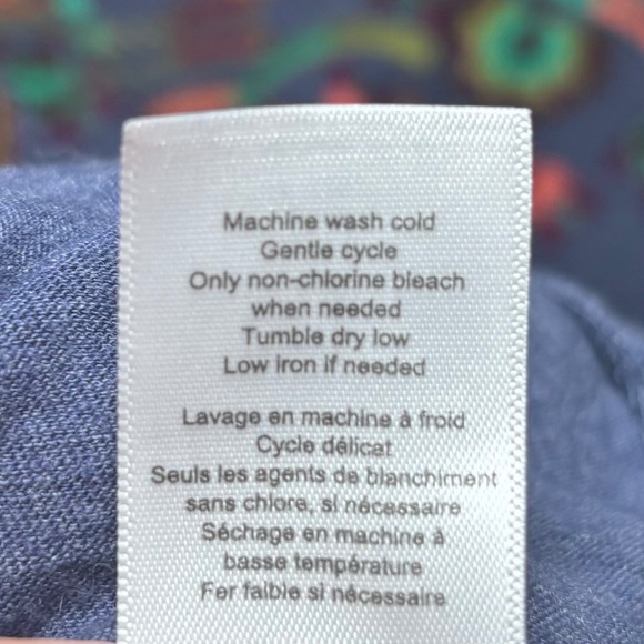 Chico's Blue Floral Embroidered Short Sleeve Notch Collar Top 1X‎ Plus - Picture 10 of 10